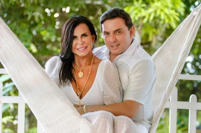 Dois anos depois de oficializar a relação com o saxofonista paraense Esdras de Souza, a cantora Gretchen vai renovar os votos de casamento em uma cerimônia nesta sexta-feira (30).<!-- NICAID(15220526) -->