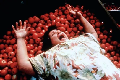 Cena do filme O Ataque dos Tomates Assassinos para coluna de Cláudia Tajes 0705<!-- NICAID(15085341) -->