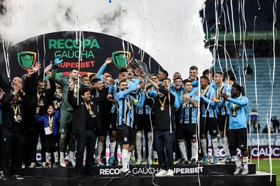 PORTO ALEGRE, RS, BRASIL, 08-07-2025: Na Arena, Grêmio enfrenta o São José valendo o título da Recopa. O duelo promove o encontro entre o campeões do Gauchão 2024 — o Tricolor — e da Copa FGF do ano passado — o Zeca. Fotos: Duda Fortes/Agência RBS<!-- NICAID(16076257) -->