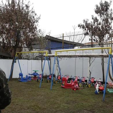 Porto Alegre, RS, Brasil, 05-07-2024: Solenidade de reinauguração do Instituto de Educação Infantil Vitória, no bairro Humaitá, severamente atingido pela enchente de maio. Militares do Exército Brasileiro realizaram a limpeza e reestruturação das áreas da escola, que contou ainda com o apoio da Associação dos Amigos do Hospital Materno Infantil Presidente Vargas e Arquitetos Voluntários. Escola deve voltar a receber alunos ainda neste mês. Foto: Mateus Bruxel / Agência RBS<!-- NICAID(15806930) -->