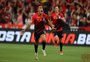 Athletico-PR vence Atlético-MG e sai da zona de rebaixamento em jogo atrasado do Brasileirão