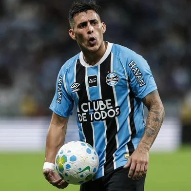 PORTO ALEGRE, RS, BRASIL, 12-03-2026: Grêmio x RB Bragantino, partida válida pela quinta rodada do Brasileirão 2026. O jogo ocorre na Arena, em Porto Alegre. Na foto, o jogador do Grêmio, Pavón. Foto: Renan Mattos/Agência RBS<!-- NICAID(16244445) -->