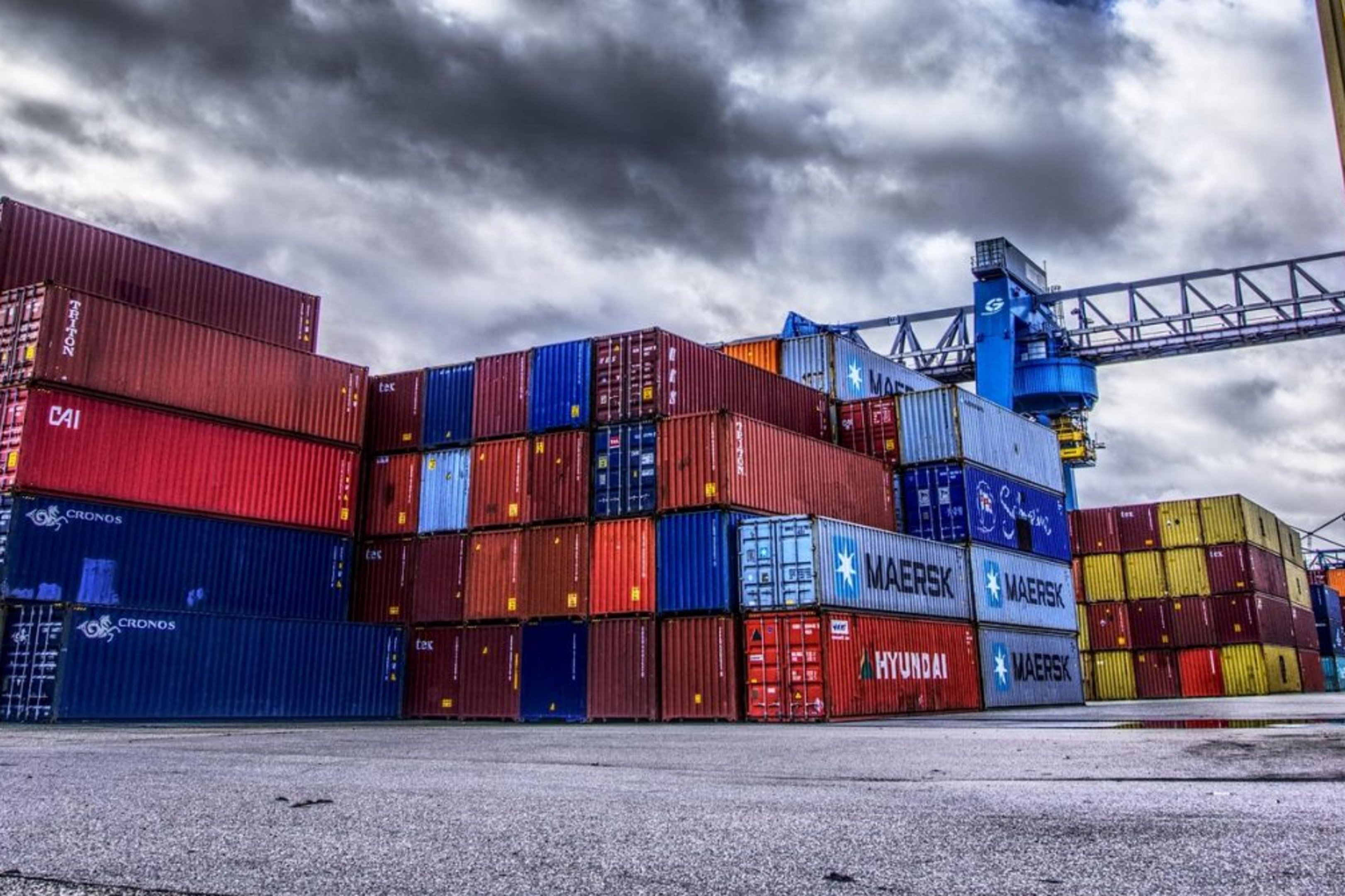 Conflito no Oriente M&eacute;dio impacta rota de exporta&ccedil;&atilde;o de frango do Brasil