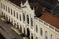 Porto Alegre, RS, Brasil, 14-01-2025: Expansão e transformação de negócios do Mercado Público. Bancas tradicionais, como a Banca do Holandês, a Japesca e o Café do Mercado, crescem para além dos portões do centro comercial e viram pequenas e grandes indústrias. Foto: Mateus Bruxel / Agência RBSIndexador: MATEUS BRUXEL<!-- NICAID(15953580) -->