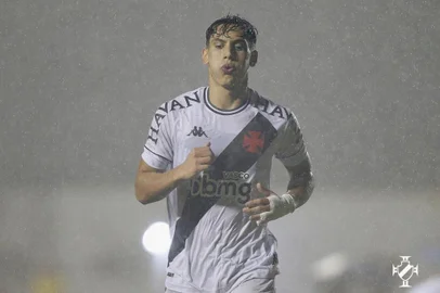 SALVADOR, BAHIA, 07/08/2021 - O jogador Sarrafiore durante o jogo do Vasco contra o Vitória no estádio do Barradão, neste último sábado (07/08). FOTO: Rafael Ribeiro / Vasco / Divulgação.<!-- NICAID(14858028) -->