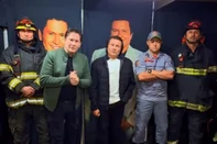 Uma arquibancada desabou durante apresentação de rodeio na feira Expo Eldorado, em Eldorado (SP), e deixou ao menos 60 feridos. Não houve mortes, mas 10 pessoas foram socorridas em estado grave. <!-- NICAID(16084076) -->