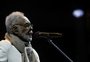 Gilberto Gil resplandece diante de 30 mil pessoas em Porto Alegre
