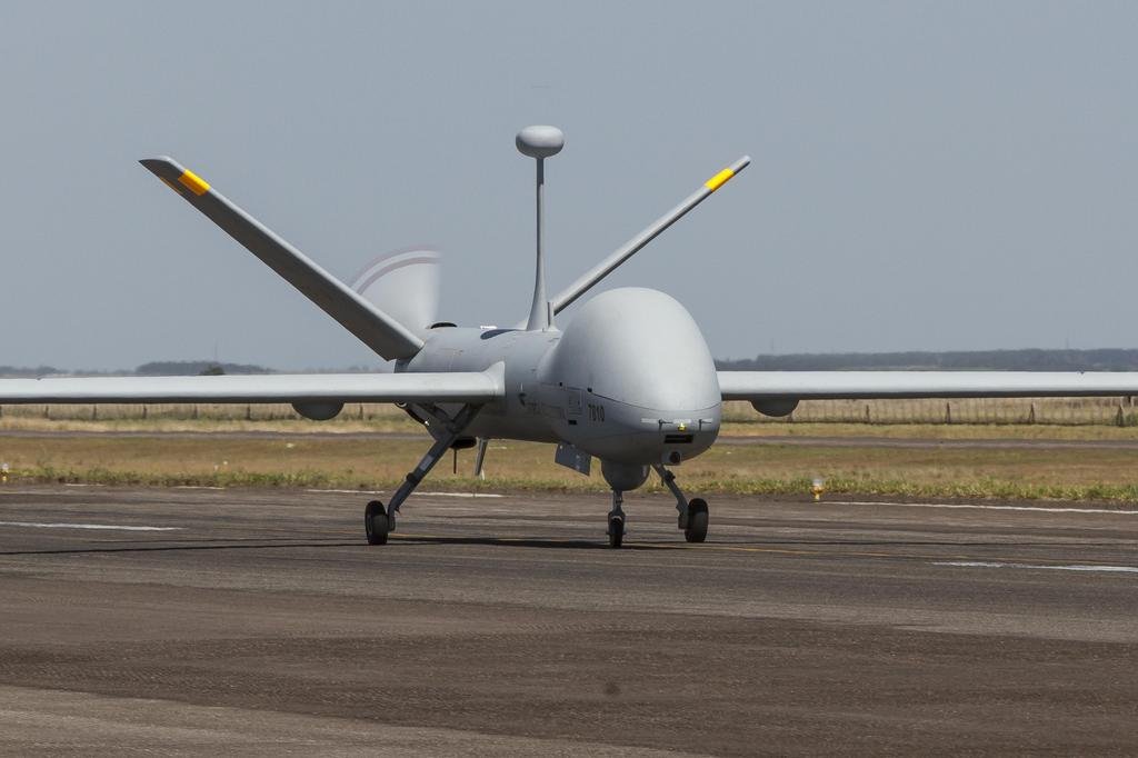 Drone da FAB que mapeia áreas alagadas e auxilia em resgates cai ...