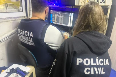 Polícia e peritos em caso de homem de 39 anos preso na zona norte da Capital pela Deca