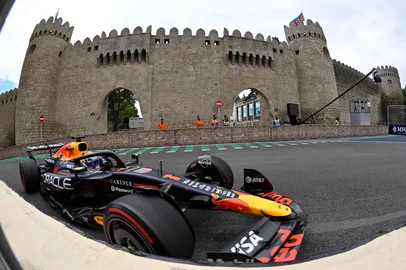 Red Bull Racing's Dutch driver Max Verstappen drives during a practice session of the Formula One Azerbaijan Grand Prix at the Baku City Circuit in Baku on September 20, 2025. (Photo by Alexander NEMENOV / AFP)<!-- NICAID(16129178) -->