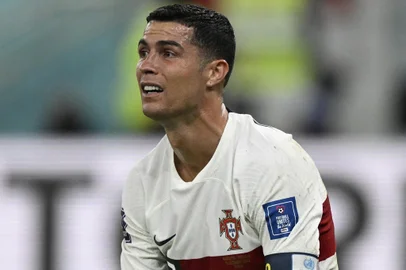 Portugal's forward #07 Cristiano Ronaldo reacts during the Qatar 2022 World Cup quarter-final football match between Morocco and Portugal at the Al-Thumama Stadium in Doha on December 10, 2022. (Photo by PATRICIA DE MELO MOREIRA / AFP)Editoria: SPOLocal: DohaIndexador: PATRICIA DE MELO MOREIRASecao: soccerFonte: AFPFotógrafo: STR<!-- NICAID(15308743) -->