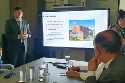 Foto da apresentação do diretor do HG de Caxias, Sandro Junqueira, sobre a instituição, ao Ministério da Saúde<!-- NICAID(15462948) -->