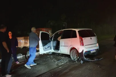 Brigada Militar / Divulgação A vítima foi identificada como Urbano Antônio Ziolkoswski, 69. A colisão entre dois automóveis aconteceu no início da noite desta quinta-feira no bairro 1º de Maio<!-- NICAID(16305355) -->