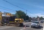 Obra de drenagem na BR-116 deixa trânsito em meia pista no bairro São Ciro, em Caxias