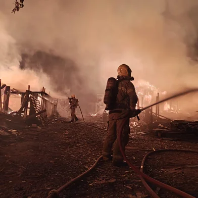 Incêndio destrói cerca de 30 casas em área de invasão em Campo Bom<!-- NICAID(16100409) -->