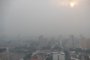 FUMAÇA EM MANAUS AMAM - FUMAÇA/QUEIMADAS/AM - GERAL - Muita fumaça na manhã desta quinta-feira (12) na cidade de Manaus (AM). Manaus foi considerada uma das piores cidades do mundo para se respirar, segundo o World Air Quality Index, que faz o monitoramento da qualidade do ar. 12/10/2023 - Foto: SANDRO PEREIRA/FOTOARENA/FOTOARENA/ESTADÃO CONTEÚDOEditoria: GERALLocal: MANAUSIndexador: SANDRO PEREIRAFonte: 2446783Fotógrafo: FOTOARENA<!-- NICAID(15567494) -->