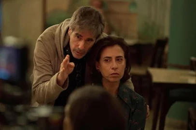 Walter Salles e Fernanda Torres, durante as filmagens de "Ainda estou aqui". O filme acaba de receber três indicações ao Osca 2025. Sendo uma delas, inédita para o Brasil, a principal indicação, de Melhor Filme.Além disso, o filme recebeu a indicação de Melhor Filme Internacional e Melhor Atriz, para Fernanda Torres.<!-- NICAID(15960099) -->