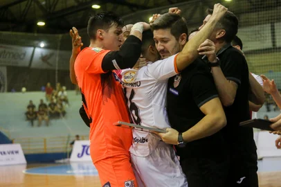 A ACBF venceu o Foz Cataratas por 5 a 3, no Paraná, pela Liga Nacional de Futsal.<!-- NICAID(15138769) -->