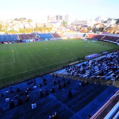CAXIAS DO SUL, RS, BRASIL, 25/09/2021. Caxias X União Rondonópolis, jogo de ida, válido pelas oitavas de final da Série D do Campeonato Brasileiro e realizado no estádio Centenário. O jogo também marca a volta da torcida às arquibancadas.  (Porthus Junior/Agência RBS)<!-- NICAID(14899258) -->