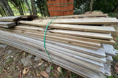 Vereador é preso por suspeita de desviar materiais de construção em CanelaUm vereador de Canela foi preso em flagrante nesta terça-feira (25) por suspeita de desviar materiais de construção da prefeitura. Segundo a investigação da Polícia Civil, os itens deveriam ter sido destinados a uma família em vulnerabilidade do município no ano passado, contudo, não chegaram aos moradores que necessitavam.<!-- NICAID(16003345) -->