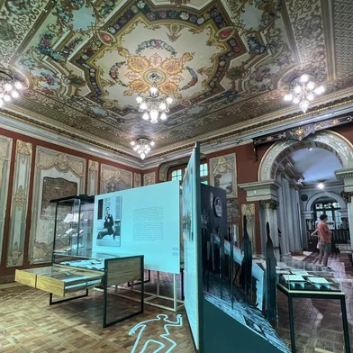 Até 17 de fevereiro, Biblioteca Pública do RS abriga a exposição Caminhos de Proust, em homenagem aos cem anos da morte do escritor francês<!-- NICAID(15309363) -->