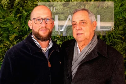 Rodrigo Dias Michelon e o pai Ricardo Coelho Michelon comemoram os 40 anos da Michelon Construtora e Incorporadora<!-- NICAID(16221616) -->