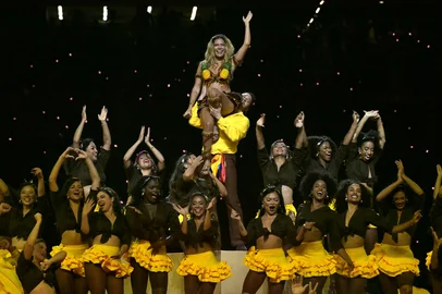 Colombian singer Karol G performs during halftime of the NFL game between the Kansas City Chiefs and Los Angeles Chargers at the Neo Quimica Arena Stadium in Sao Paulo, Brazil, on September 5, 2025. (Photo by NELSON ALMEIDA / AFP)<!-- NICAID(16118516) -->