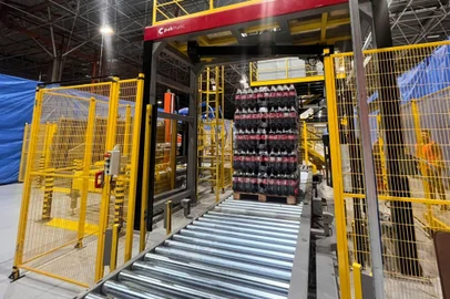 Atingida pela enchente, fábrica da Coca-Cola retomará produção de refrigerantes<!-- NICAID(15923819) -->