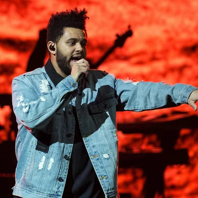 The Weeknd -  Starboy: Legend of the Fall 2017 World TourRecording artist The Weeknd performs on his Starboy: Legend of the Fall 2017 World Tour at the AT&T Center on October 19, 2017 in San Antonio, Texas. / AFP PHOTO / SUZANNE CORDEIROEditoria: ACELocal: San AntonioIndexador: SUZANNE CORDEIROSecao: culture (general)Fonte: AFPFotógrafo: STR<!-- NICAID(13482565) -->