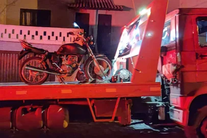 Dois homens morrem em confronto com a Brigada Militar em Caxias. Na foto, moto apreendida<!-- NICAID(15121474) -->