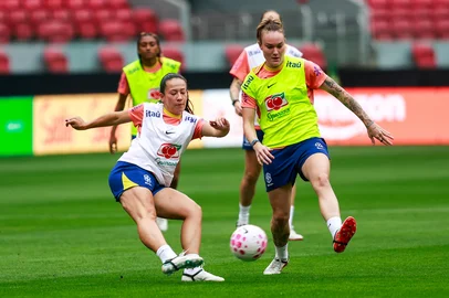 Duda Fortes / Grupo RBS PORTO ALEGRE, RS, BRASIL: No Beira-Rio, Seleção Brasileira Feminina realiza último treino antes do amistoso contra a Argentina em Porto Alegre. Fotos: Duda Fortes/Grupo RBS<!-- NICAID(16384467) -->