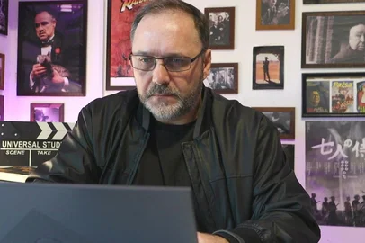 Professor de Passo Fundo que viralizou ao falar sobre cinema elenca os 5 melhores filmes gaúchos<!-- NICAID(16063550) -->