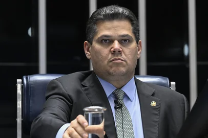 PlenÃ¡rio do Senado Federal durante sessÃ£o deliberativa ordinÃ¡ria. Ordem do dia. Na pauta, trÃªs acordos internacionais: o PDS 240/2011, que aprova o acordo de cooperaÃ§Ã£o em defesa entre o Brasil e a Guiana; o PDL 344/2024, que aprova o acordo de cooperaÃ§Ã£o na Ã¡rea de educaÃ§Ã£o entre o Brasil e a CroÃ¡cia; e o PDL 359/2024, que aprova o protocolo que altera a ConvenÃ§Ã£o sobre ExposiÃ§Ãµes Internacionais, assinada em Paris em 1928. Ã mesa, presidente do Senado Federal, senador Davi Alcolumbre (UniÃ£o-AP).Foto: Carlos Moura/AgÃªncia Senado<!-- NICAID(16388280) -->