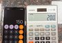 Vídeo de duas calculadoras dando resultados diferentes para a mesma conta viraliza nas redes; entenda