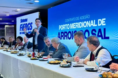 Ministro Silvio Costa Filho faz anúncio de recurso de R$ 170 milhões para o novo aeroporto de Caxias do Sul. Anúncio feito nesta sexta-feira (18). <!-- NICAID(15893959) -->
