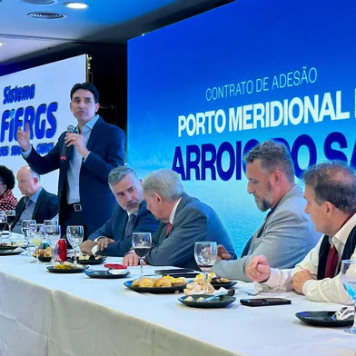 Ministro Silvio Costa Filho faz anúncio de recurso de R$ 170 milhões para o novo aeroporto de Caxias do Sul. Anúncio feito nesta sexta-feira (18). <!-- NICAID(15893959) -->