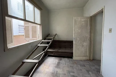 Leilão de imóveis da prefeitura de Porto Alegre<!-- NICAID(16005617) -->