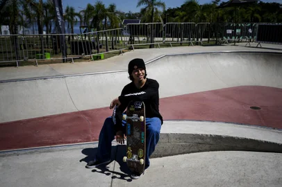 Porto Alegre, RS, Brasil, 17-03-2023: O skatista Augusto Akio, conhecido como Japinha, vice-campeão mundial, participa da etapa do STU National, circuito brasileiro de skate, realizado na pista de skate na orla do Guaiba. Foto: Mateus Bruxel / Agência RBS<!-- NICAID(15378420) -->