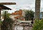Casas desabam no bairro Guarujá em Porto Alegre e moradores reclamam de desamparo