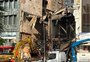 Fachadas de casarões atingidos por incêndio no Centro Histórico de Porto Alegre são demolidas