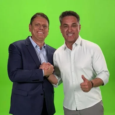 Governador de SP e candidato à reeleição, Tarcísio Gomes de Freitas (Republicanos), e Luciano Zucco, candidato do PL a governador do RS, gravam material de campanha em São Paulo.<!-- NICAID(16357355) -->