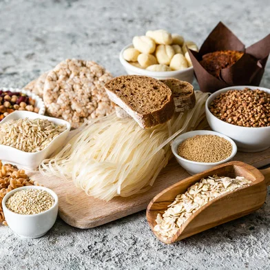 Gluten free diet concept - selection of grains and carbohydrates for people with gluten intoleranceDieta sem glúten. Foto: anaumenko / stock.adobe.comFonte: 257874563<!-- NICAID(15491454) -->