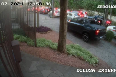 Assalto a motorista de BMW na Avenida Lucas de Oliveira, em Porto Alegre, no dia 2 de setembro de 2024