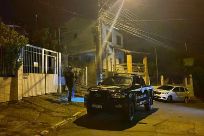 Mulher é morta a tiros na zona sul de Porto Alegre<!-- NICAID(15302346) -->