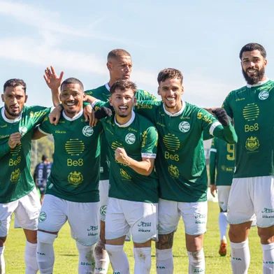Gaúcho goleia Real em casa e conquista primeira vitória da Divisão de o