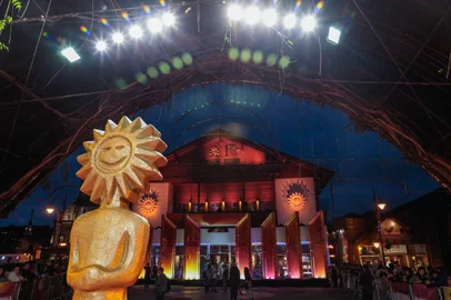 Noite de abertura do Festiva de Cinema de Gramado, edição 2023. <!-- NICAID(15508666) -->