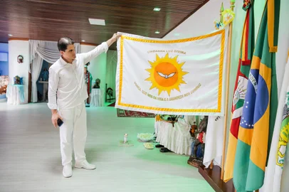 CAXIAS DO SUL, RS, BRASIL, 26/04/2024. Sessão solene de 50 anos da Associação Caxiense de Umbanda. (Neimar De Cesero/Agência RBS)<!-- NICAID(15773904) -->