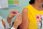 CAXIAS DO SUL, RS, BRASIL, 10/04/2023. Iniciada a vacinação contra a Influenza em Caxias do Sul. Só na UBS São Vicente 30 pessoas já se vacinaram na manhã de segunda (10). (Bruno Todeschini/Agência RBS)Indexador: BTK<!-- NICAID(15398695) -->