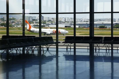 PORTO ALEGRE, RS, BRASIL, 19-11-2019: Área de embarque. Fraport entrega primeira fase das obras de infraestrutura do Aeroporto Internacional Salagdo Fiho. (Foto: Mateus Bruxel / Agência RBS)<!-- NICAID(14330320) -->