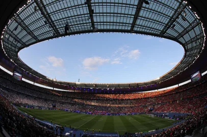 Overview inside the stadium prior to the UEFA Champions League final football match between Liverpool and Real Madrid at the Stade de France in Saint-Denis, north of Paris, on May 28, 2022. (Photo by THOMAS COEX / AFP)<!-- NICAID(15109623) -->